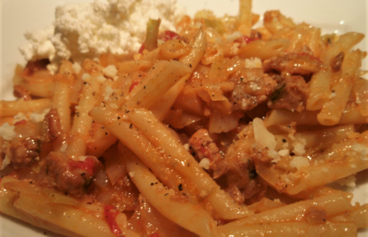POLLO E PASTA con INSALATA DI CAVOLI E CECI