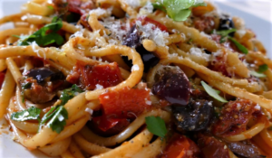 Pesto di peperoni rossi con linguine